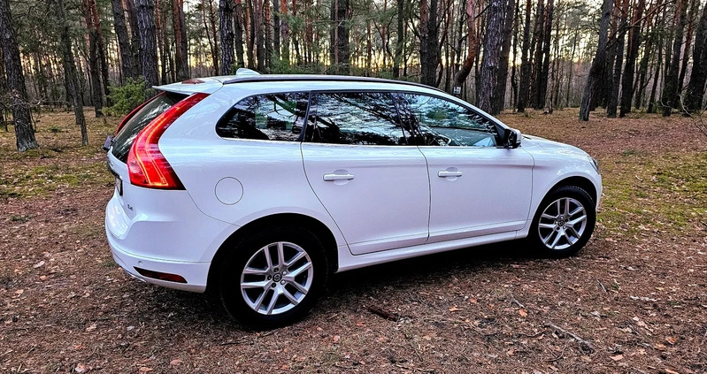 Volvo XC 60 cena 84900 przebieg: 129939, rok produkcji 2016 z Łochów małe 781